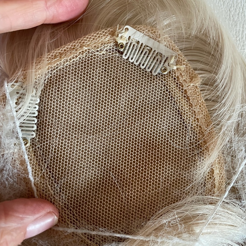NWT 11” approx white vanilla blonde natural topper feather bangs #60 brand new - Picture 5 of 16